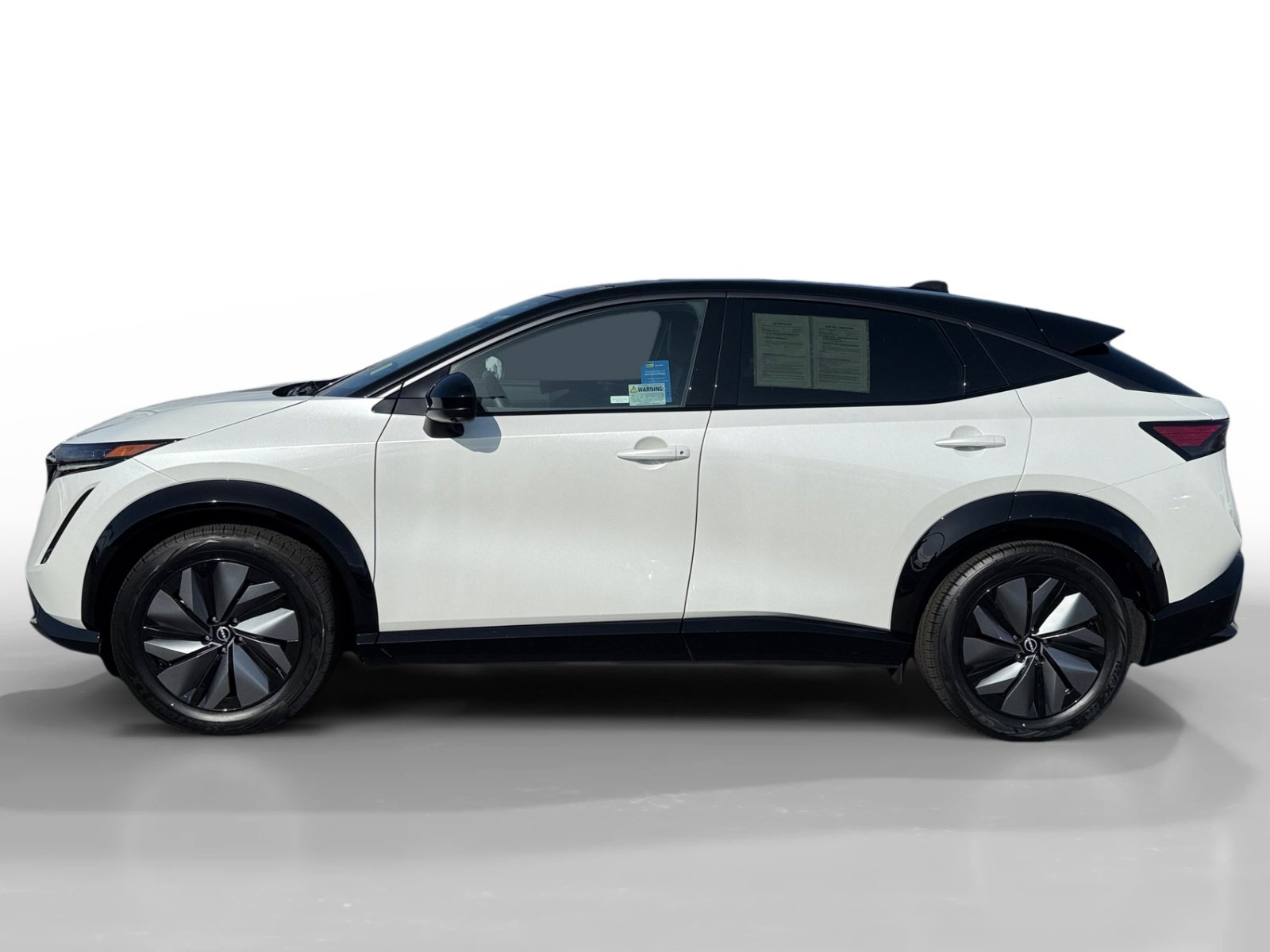 Used 2025 Nissan Ariya AWD image 2