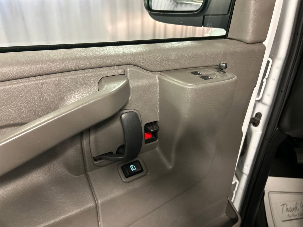 Used 2024 GMC Savana 2500 w/ Driver Convenience Package image 13