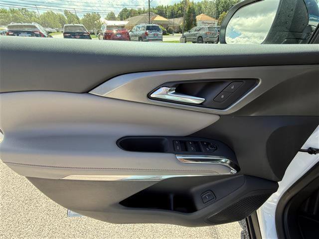 New 2026 Chevrolet Traverse LT image 12