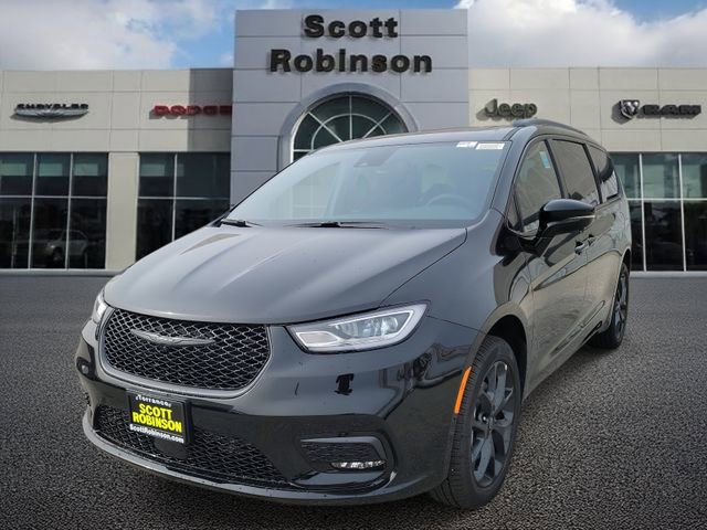 New 2026 Chrysler Pacifica Limited w/ S Appearance Package image 2