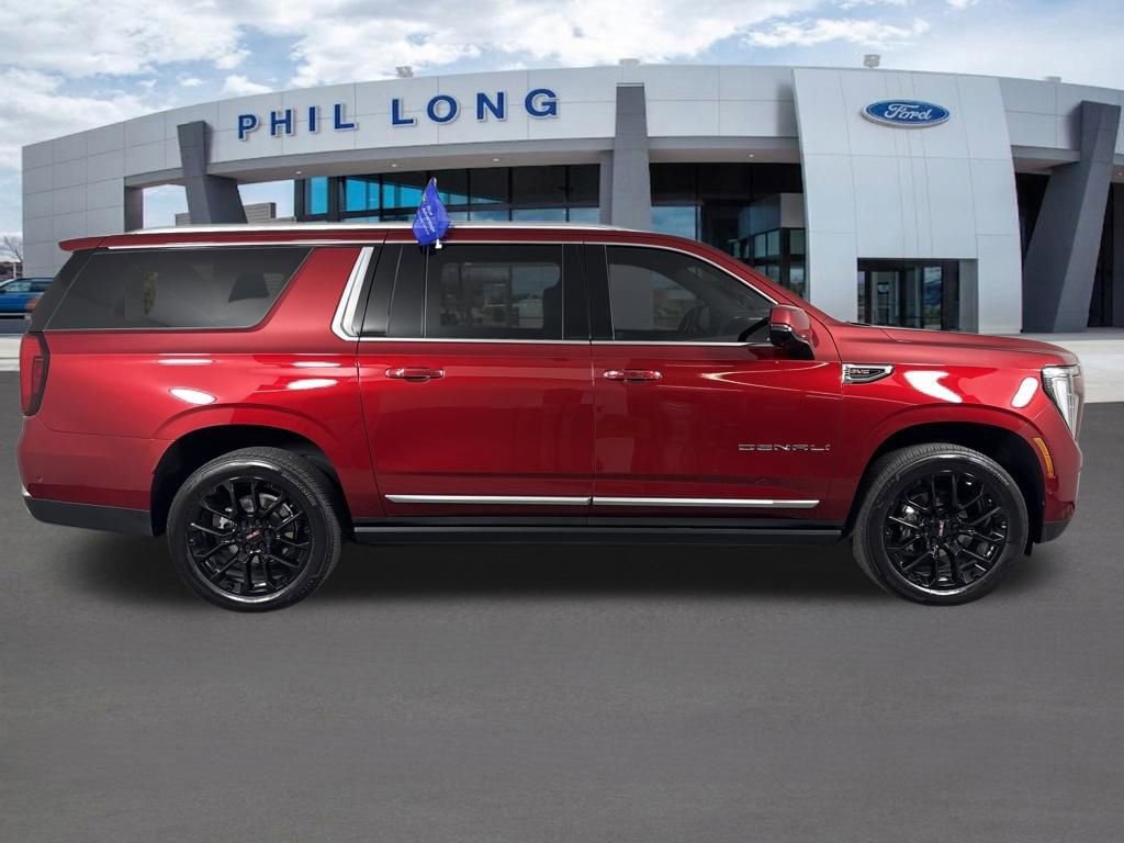 Used 2025 GMC Yukon XL Denali w/ Sun & Power Step Package image 6