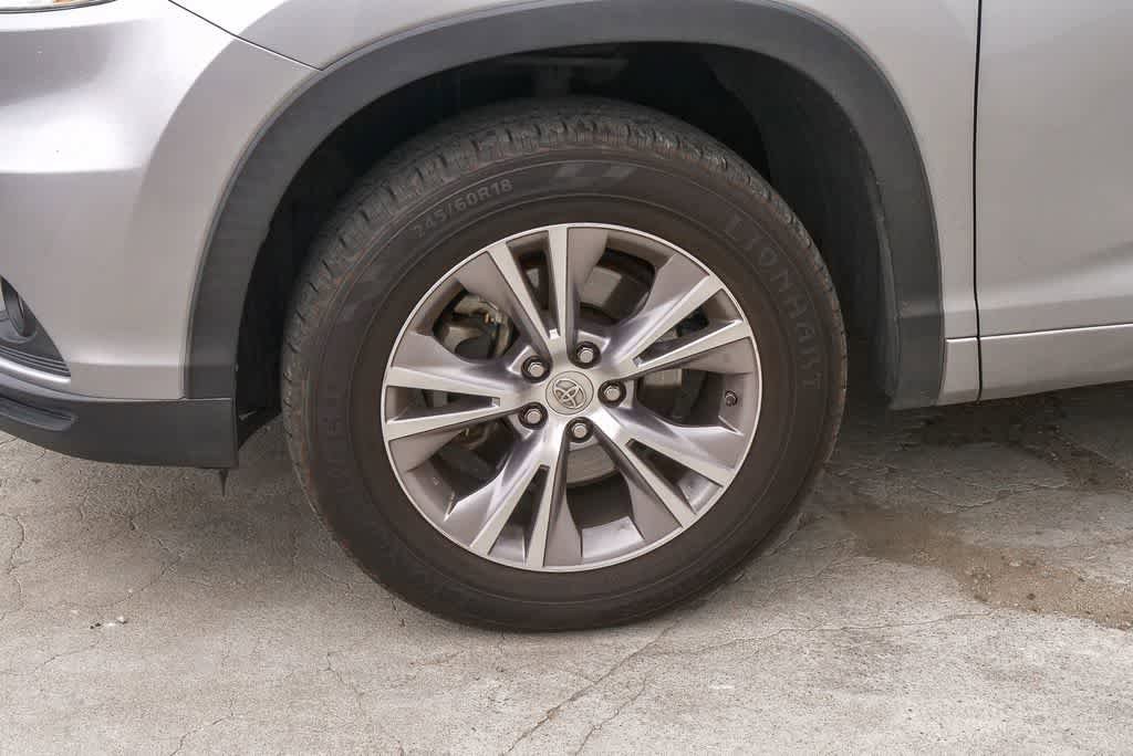 Used 2014 Toyota Highlander Plus FWD image 5