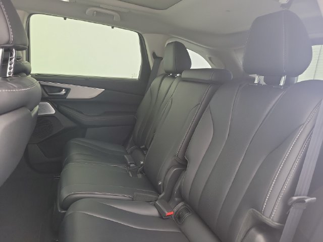 Used 2025 Acura MDX w/ Technology Package FWD image 12