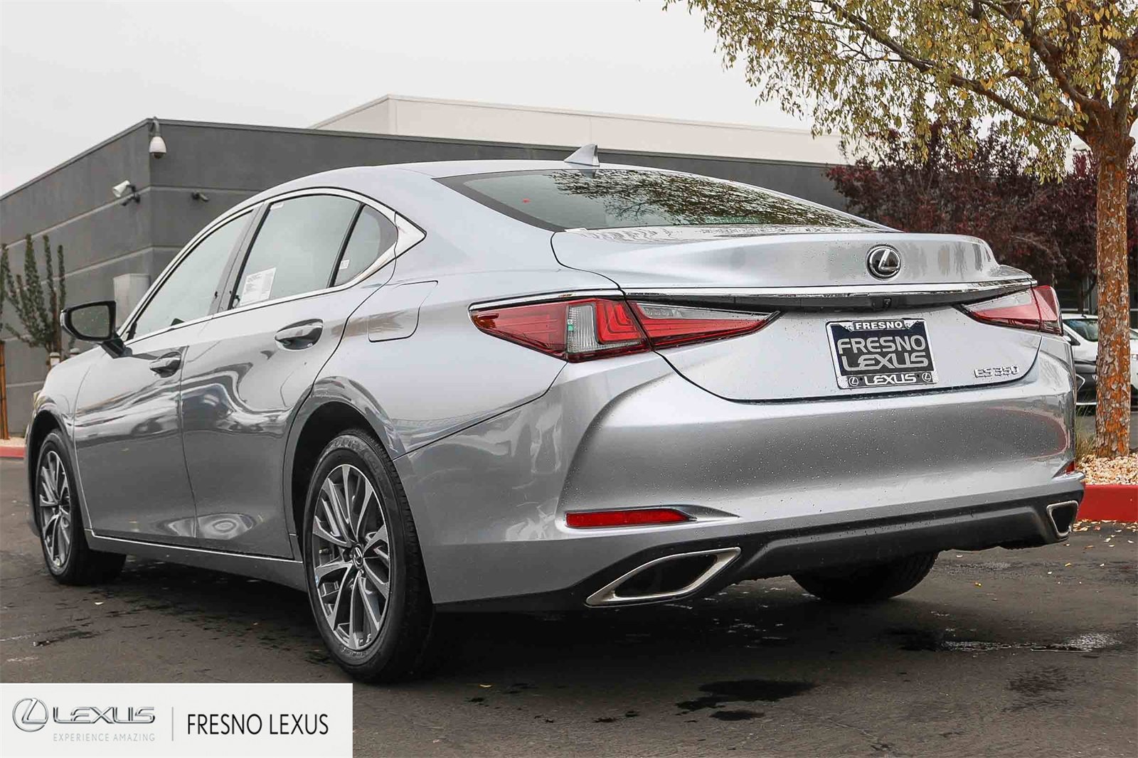 New 2025 Lexus ES 350 image 4