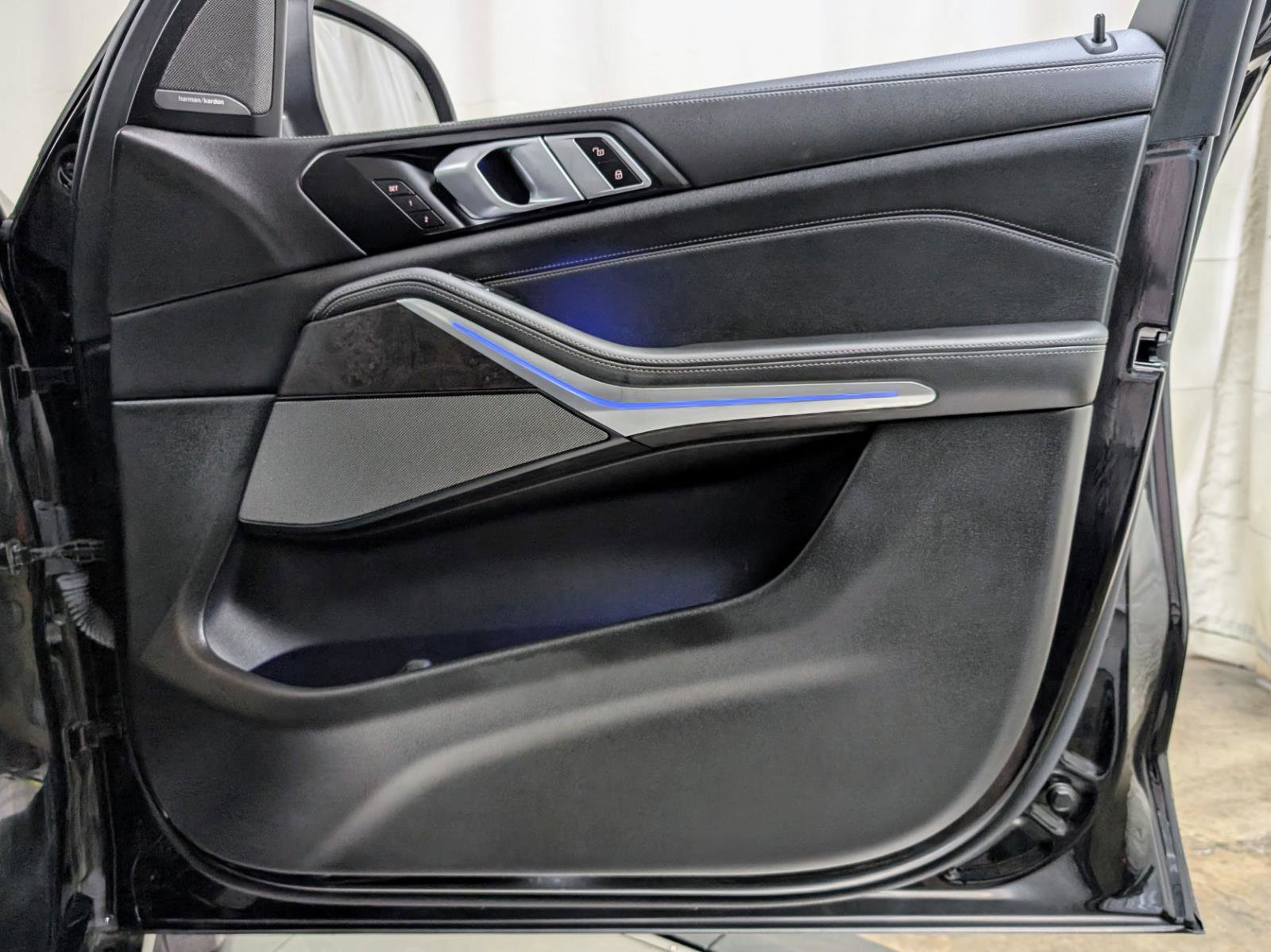 Used 2023 BMW X7 xDrive40i w/ Premium Package image 34