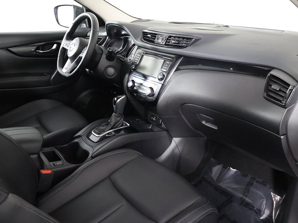 Used 2022 Nissan Rogue Sport SL w/ Premium Package image 29