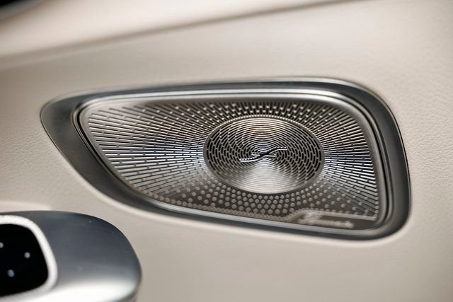 Used 2024 Mercedes-Benz GLC 300 4MATIC image 17