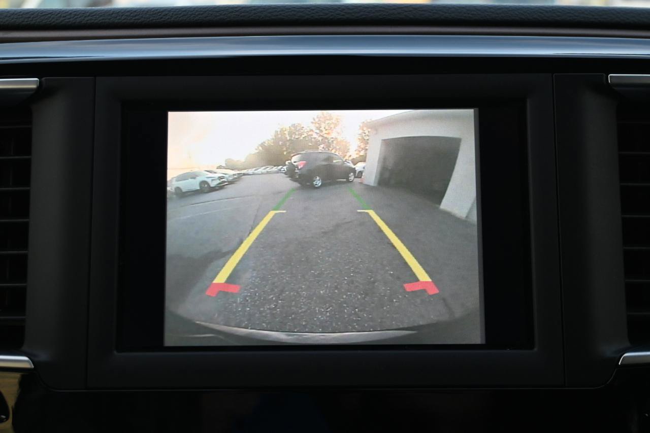 Used 2021 Chrysler Voyager LX FWD image 32