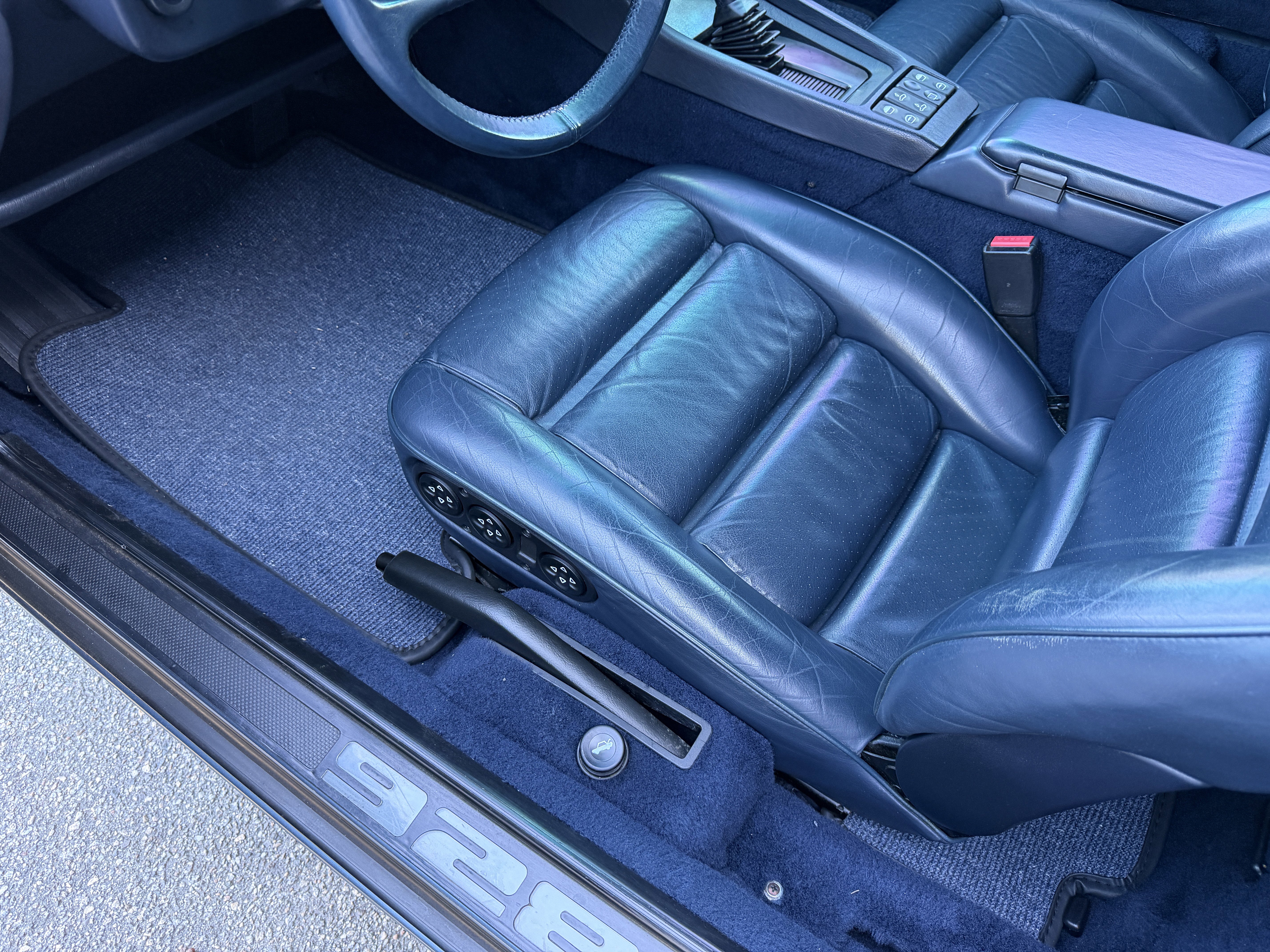 Used 1987 Porsche 928 S4 RWD image 15