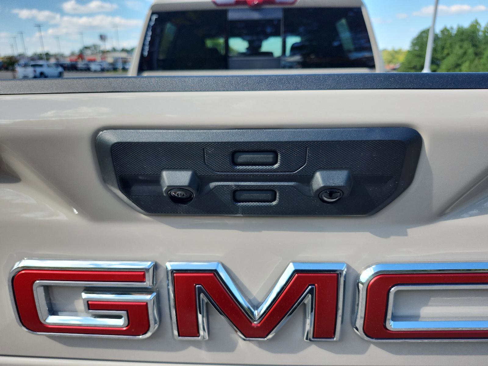 New 2026 GMC Sierra 2500 AT4 w/ AT4 Premium Plus Package image 9