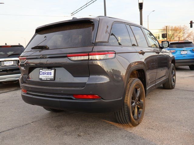 Used 2023 Jeep Grand Cherokee Altitude image 7