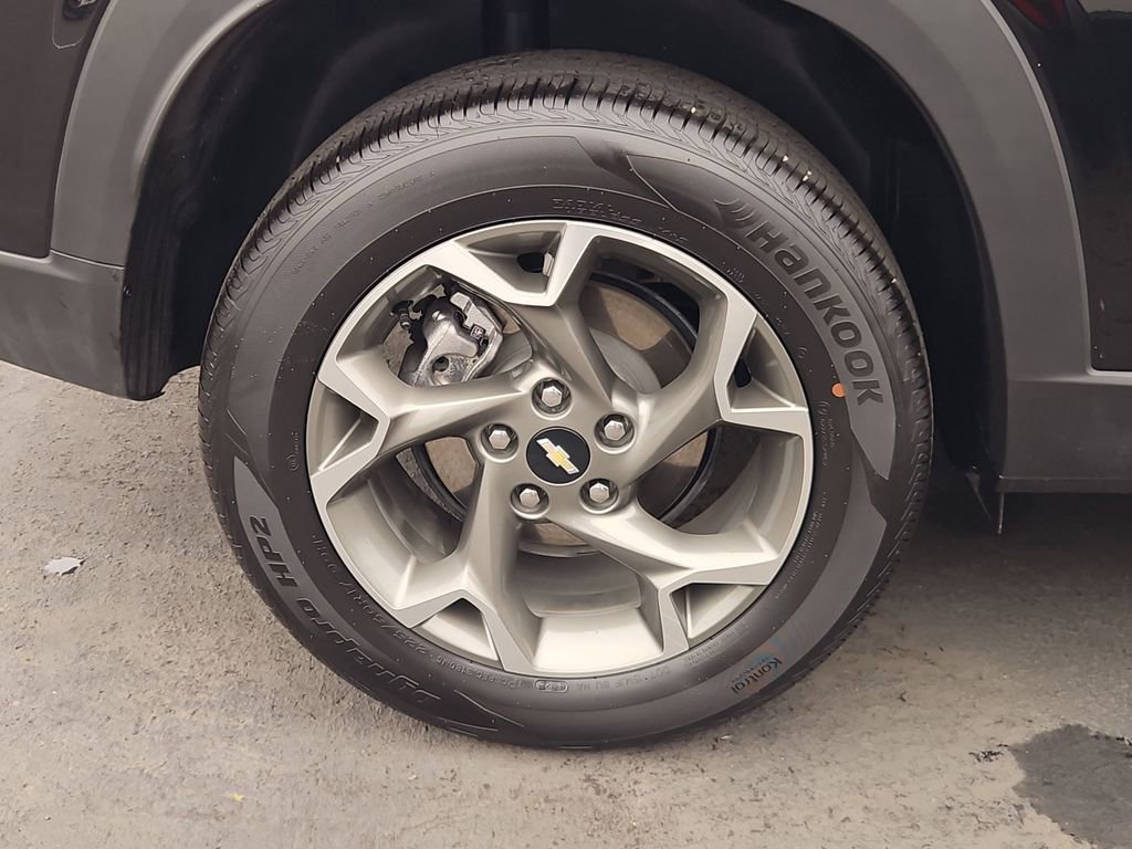 Certified 2025 Chevrolet Trax LT w/ LT Convenience Package image 30