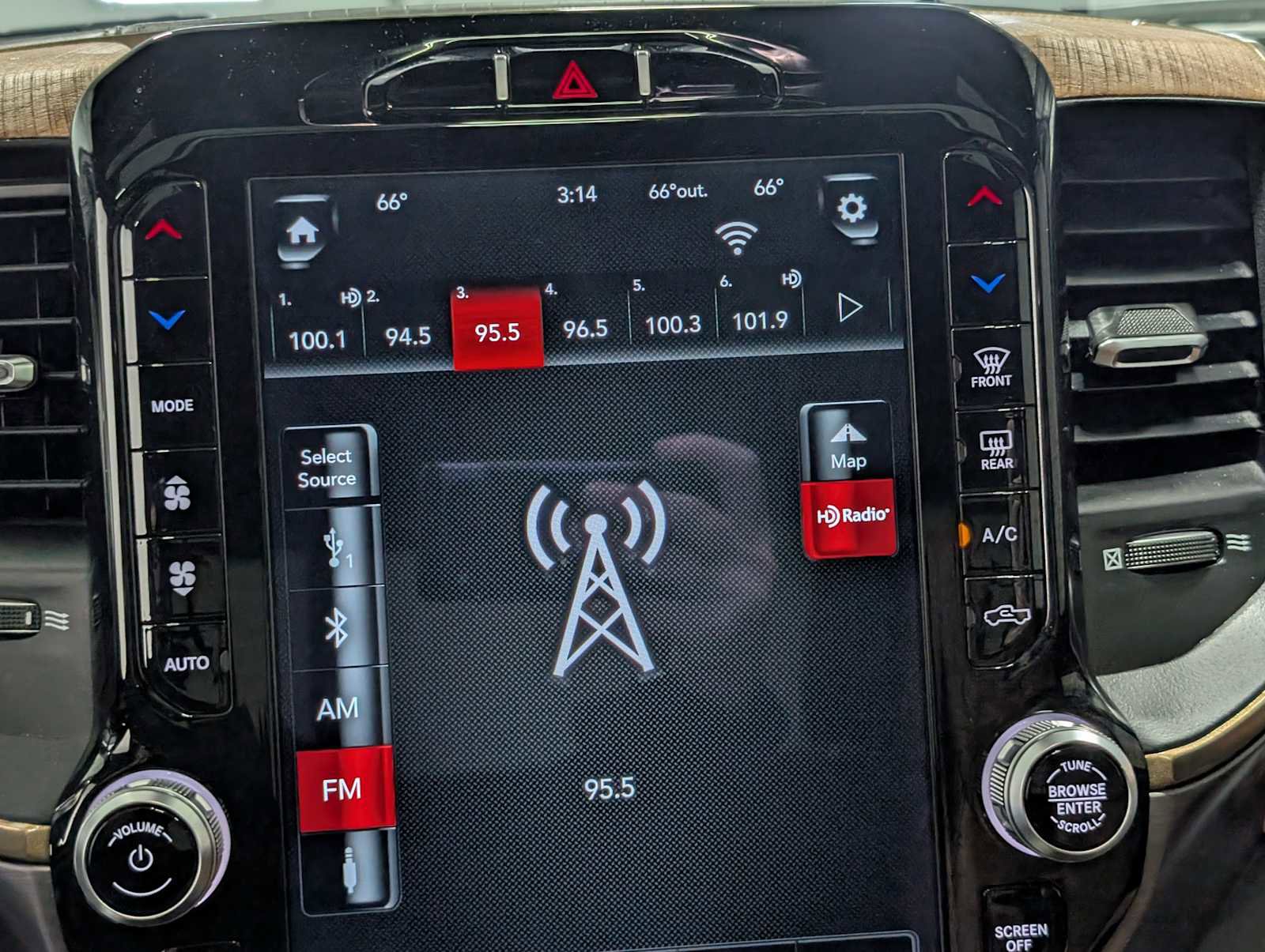 Used 2021 RAM 1500 Limited AWD/4WD image 26