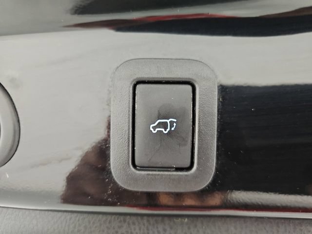Used 2016 Toyota Highlander XLE AWD/4WD image 34