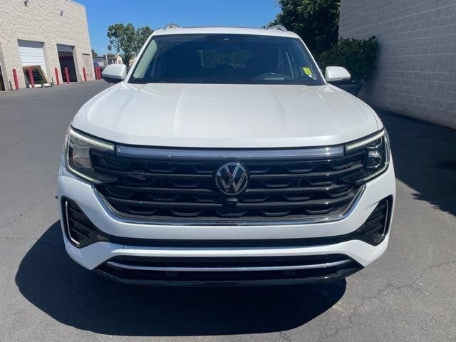 Used 2024 Volkswagen Atlas SEL Premium R-Line AWD/4WD image 2