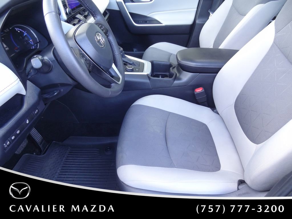 Used 2024 Toyota RAV4 XLE w/ Convenience Package AWD/4WD image 10
