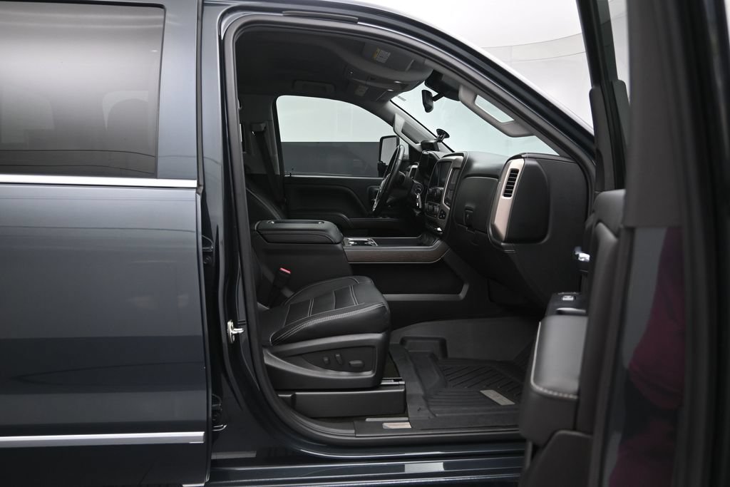 Used 2018 GMC Sierra 3500 Denali w/ Duramax Plus Package AWD/4WD image 28