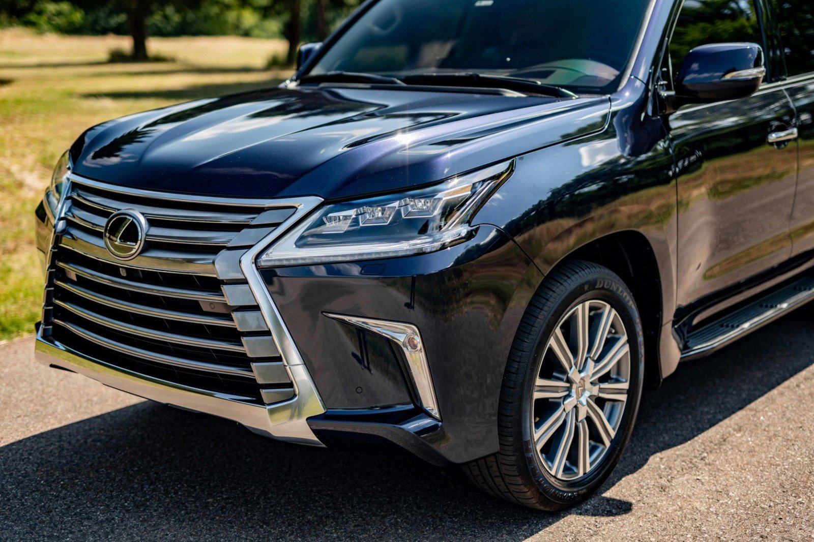 Used 2017 Lexus LX 570 4WD w/ Luxury Package image 13
