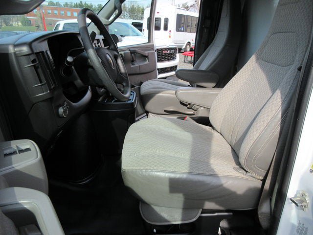 Used 2017 Chevrolet Express 3500 image 31