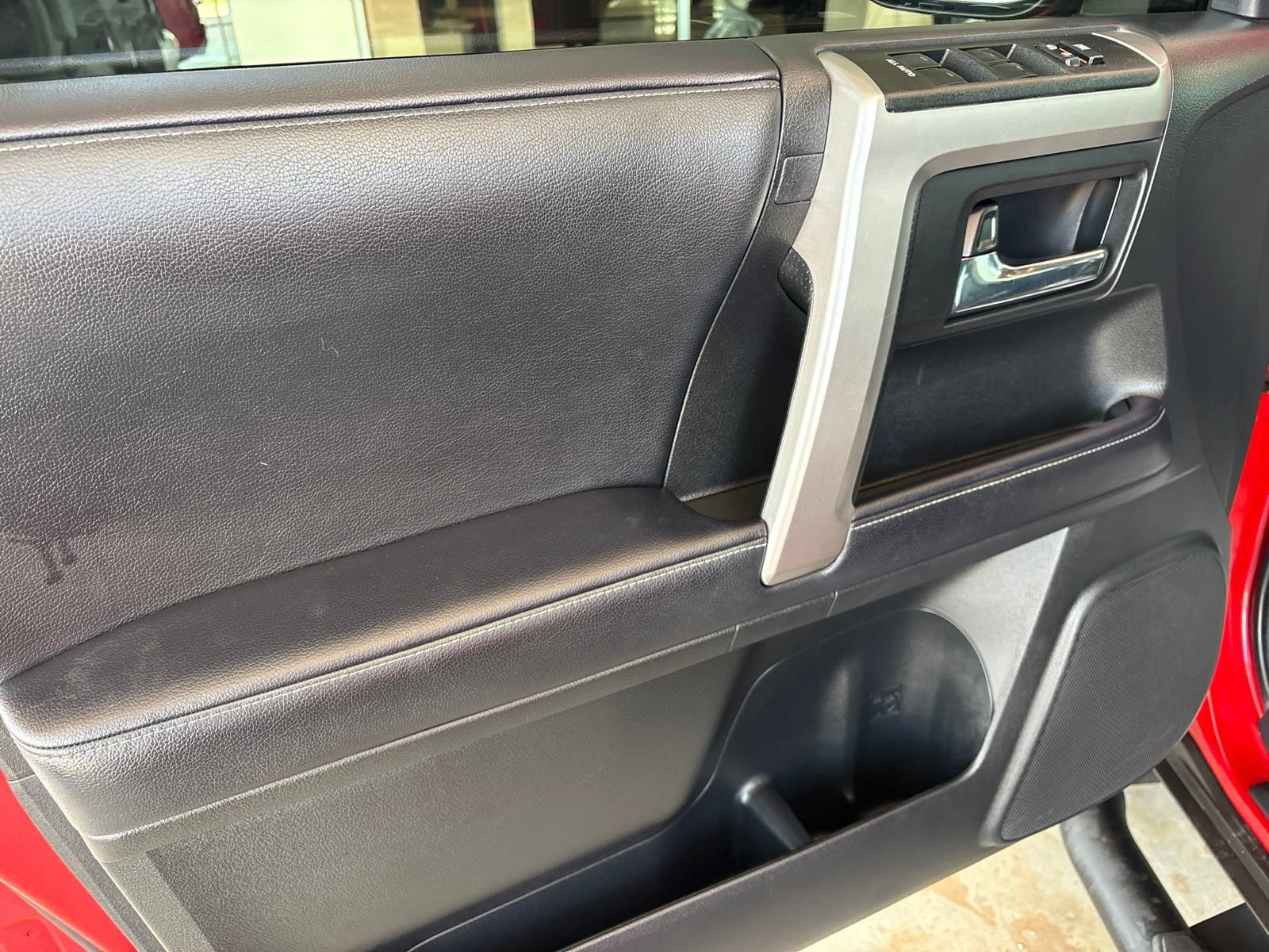 Used 2021 Toyota 4Runner SR5 Premium w/ Moonroof Package RWD image 11