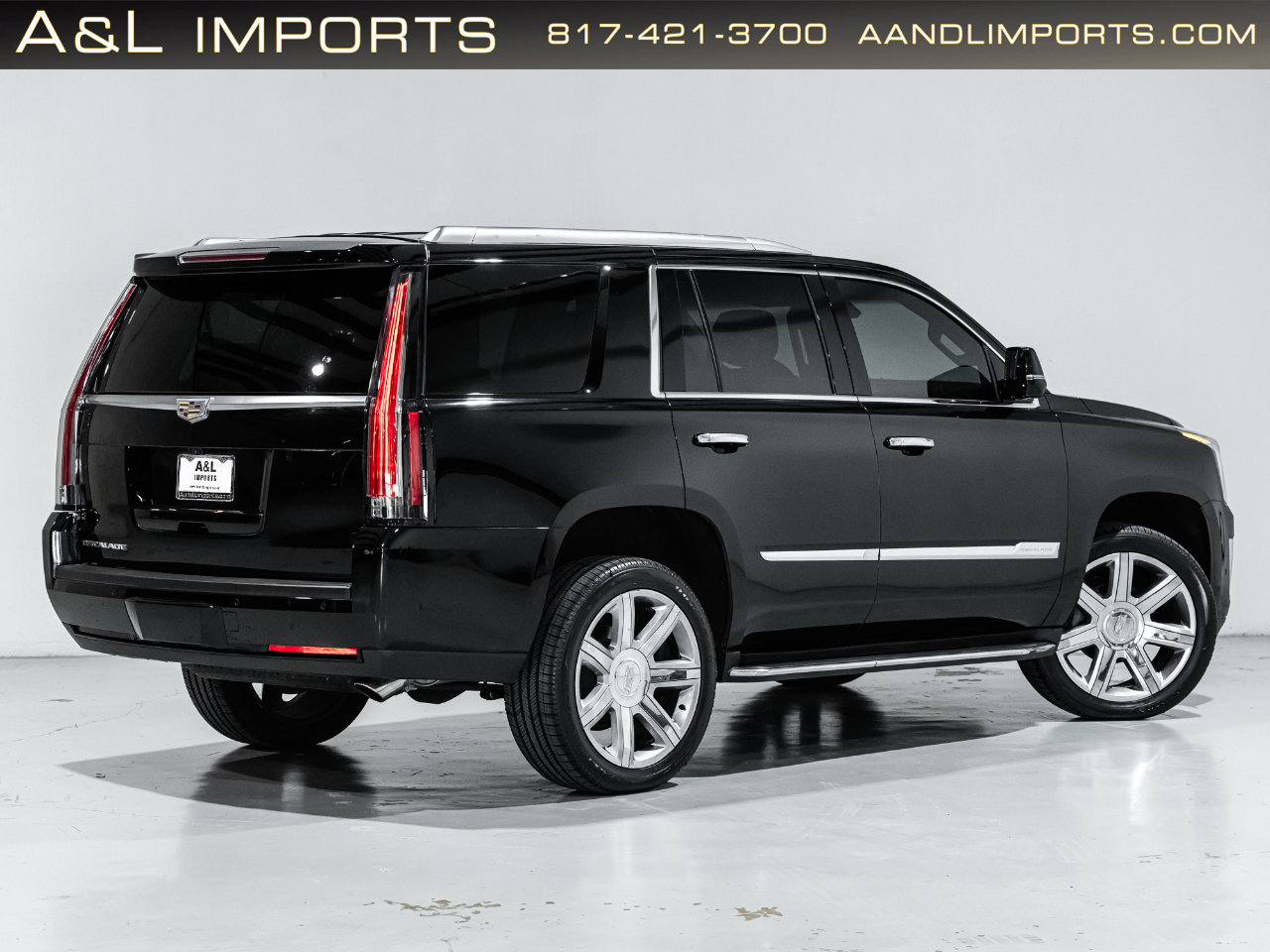 Used 2019 Cadillac Escalade Luxury AWD/4WD image 4