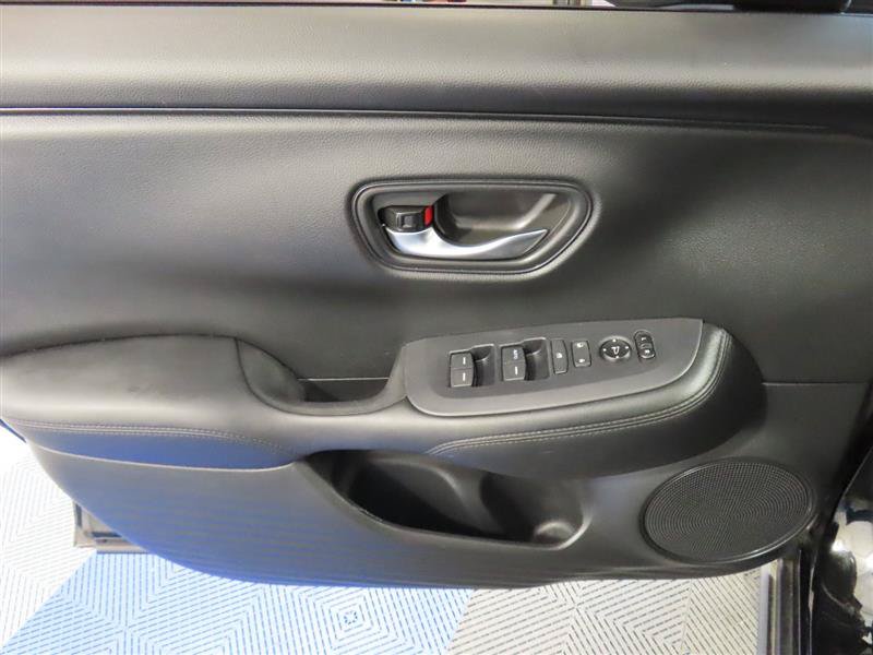 Used 2025 Honda HR-V LX image 15