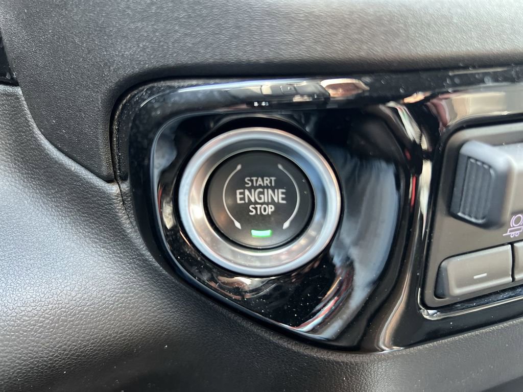 Certified 2022 Chevrolet Silverado 1500 High Country w/ High Country Premium Package image 17