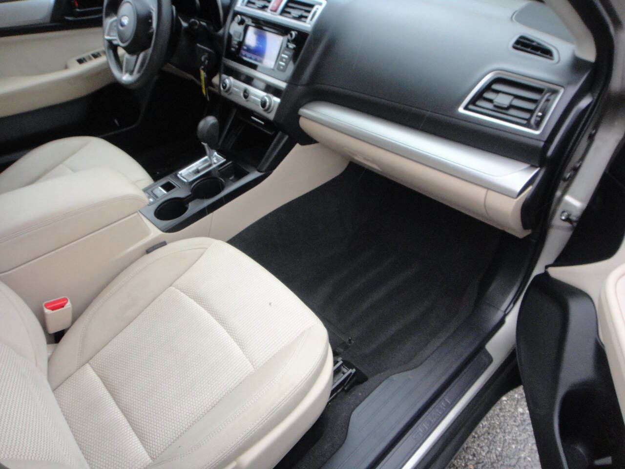 Used 2019 Subaru Outback 2.5i AWD/4WD image 13