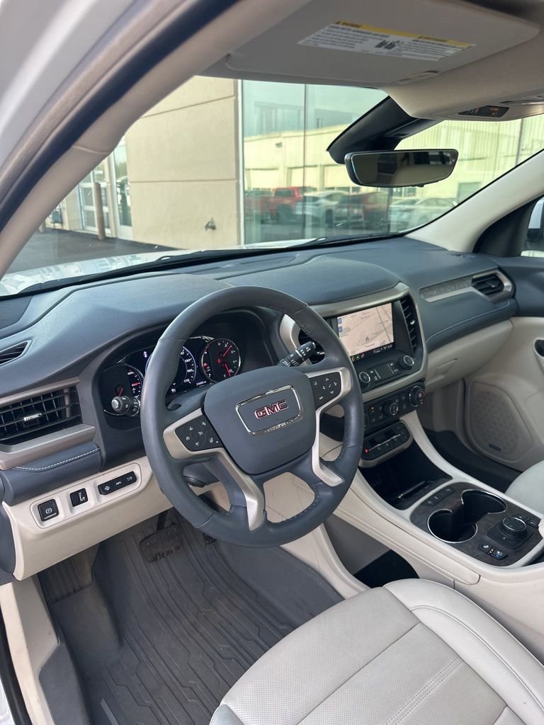 Used 2023 GMC Acadia Denali w/ Denali Ultimate Package image 8