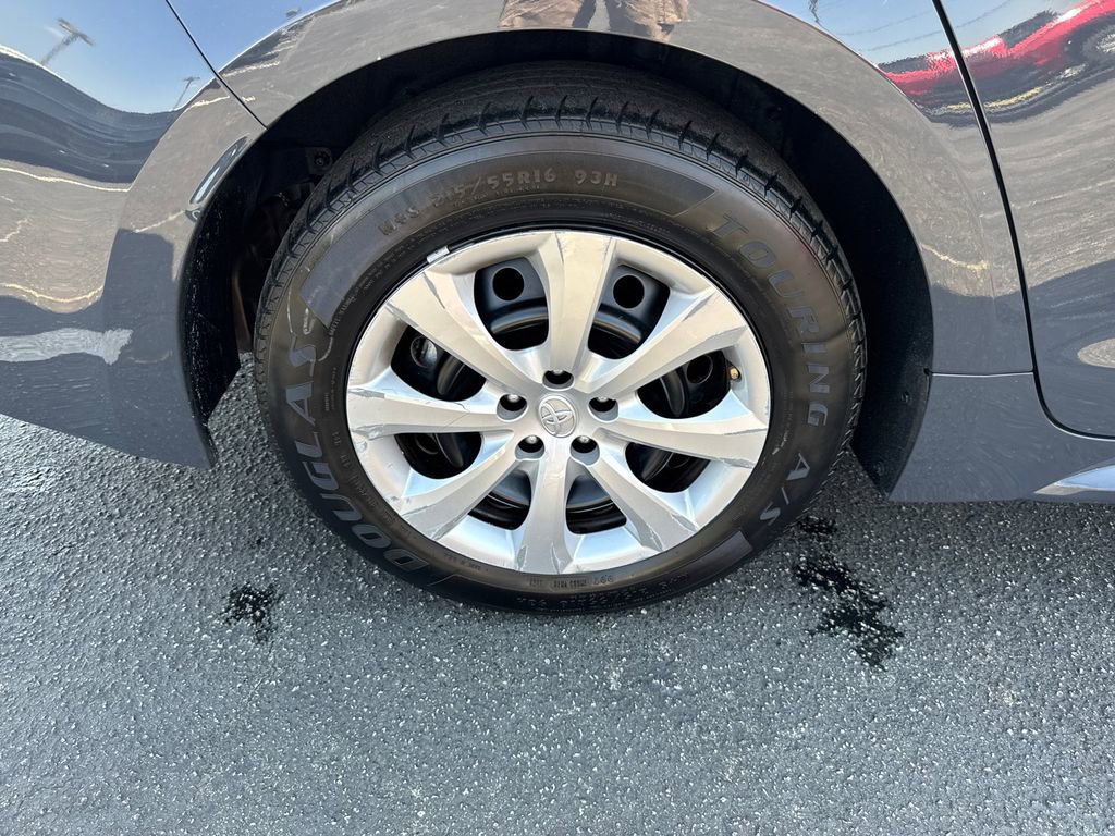 Used 2024 Toyota Corolla LE image 18