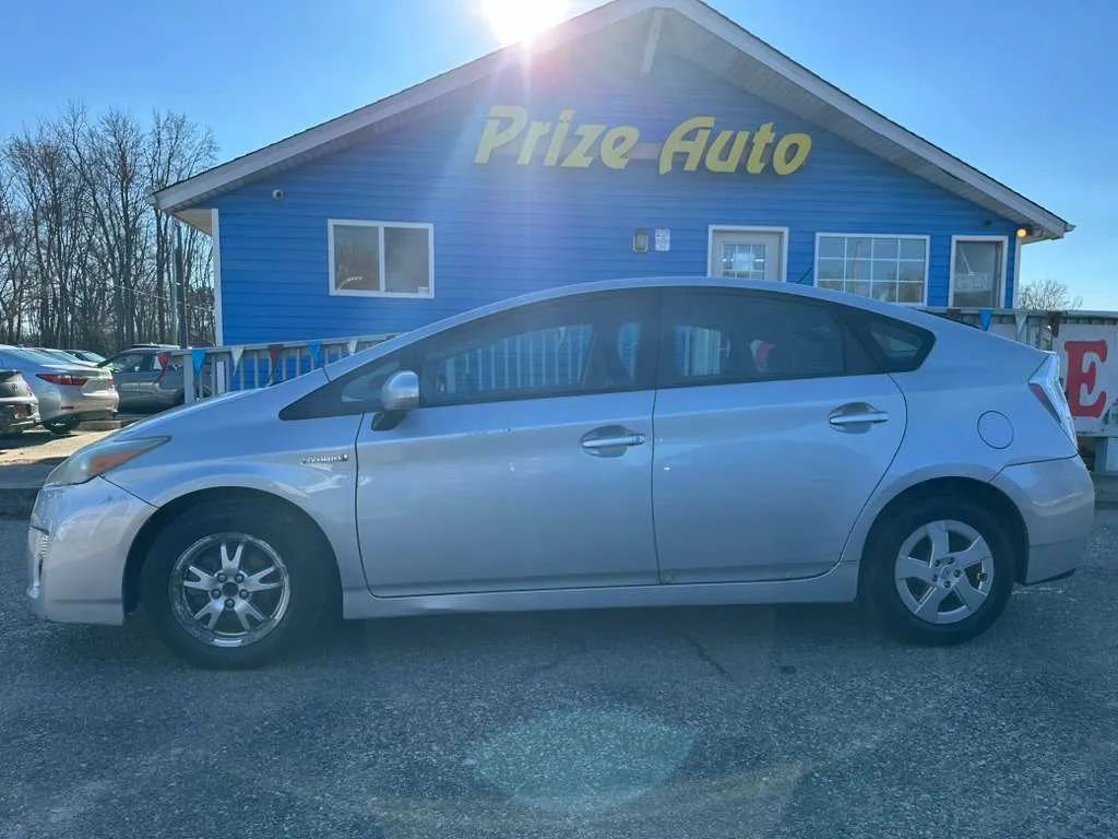 Used 2010 Toyota Prius Five image 2