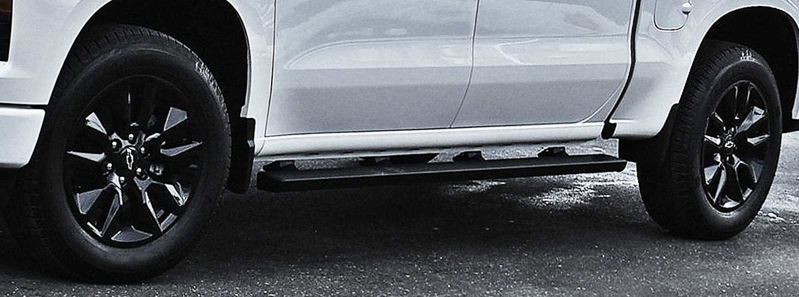 Used 2025 Chevrolet Silverado 1500 Custom image 23