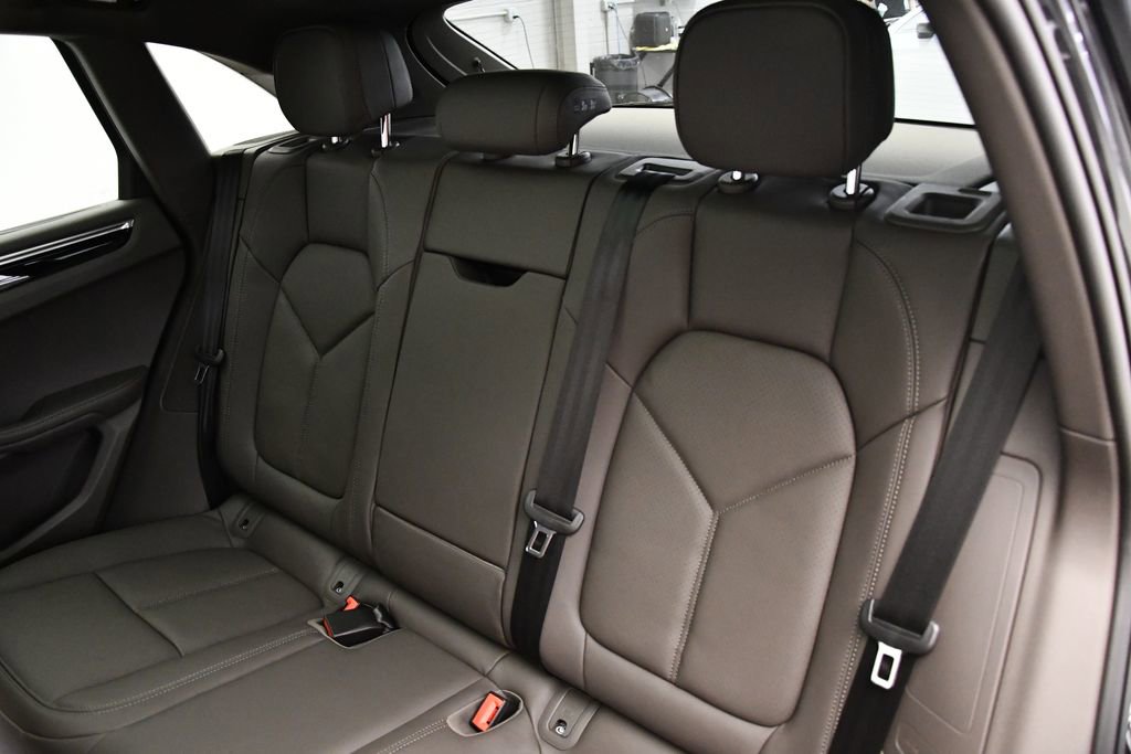 Used 2025 Porsche Macan image 42