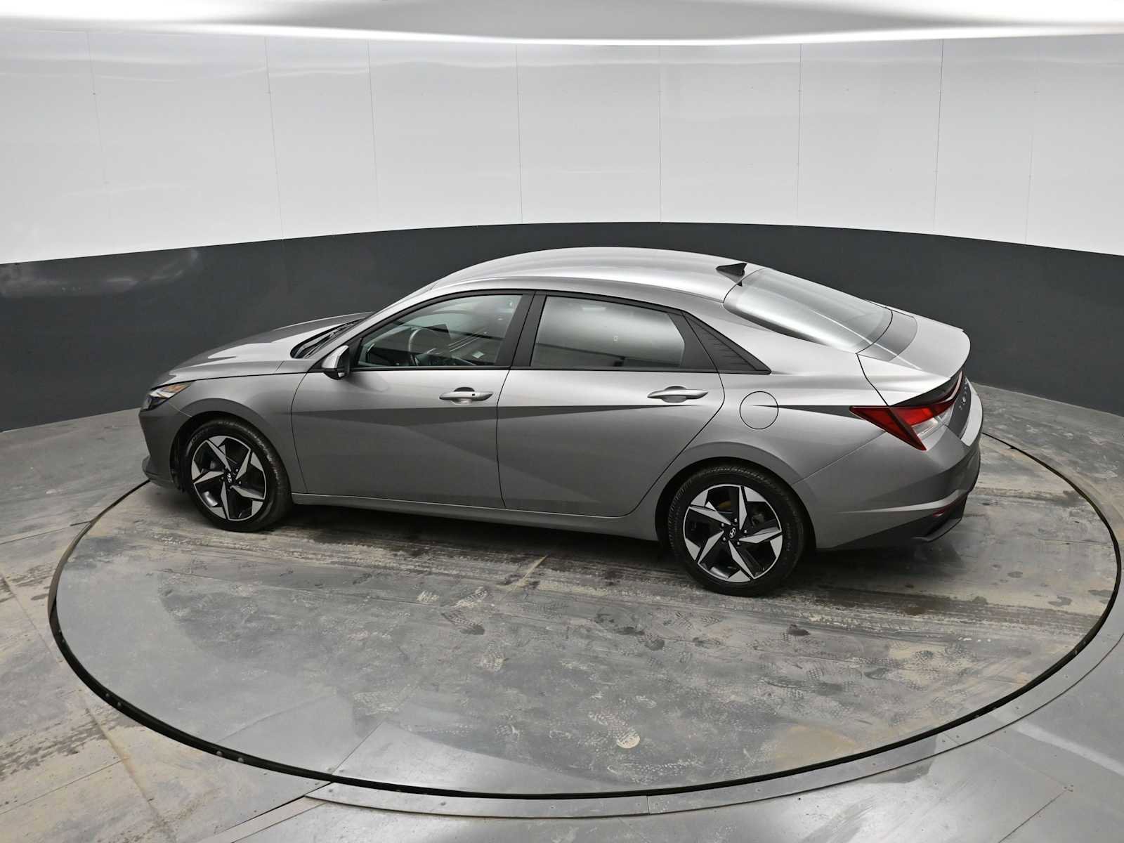 Used 2023 Hyundai Elantra SEL w/ Convenience Package image 25