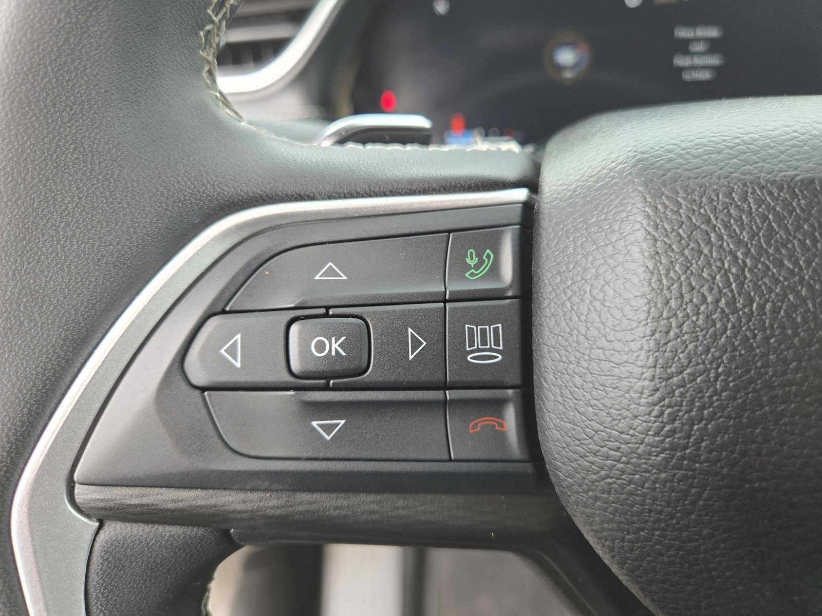 Used 2024 Jeep Grand Cherokee L Laredo image 28