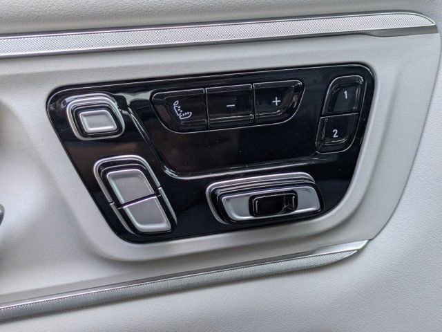 Used 2025 RAM 1500 Tungsten AWD/4WD image 16