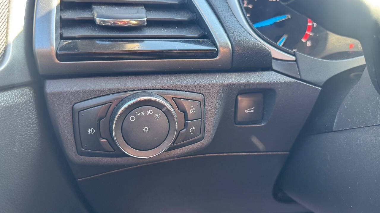Used 2013 Ford Fusion SE FWD image 17