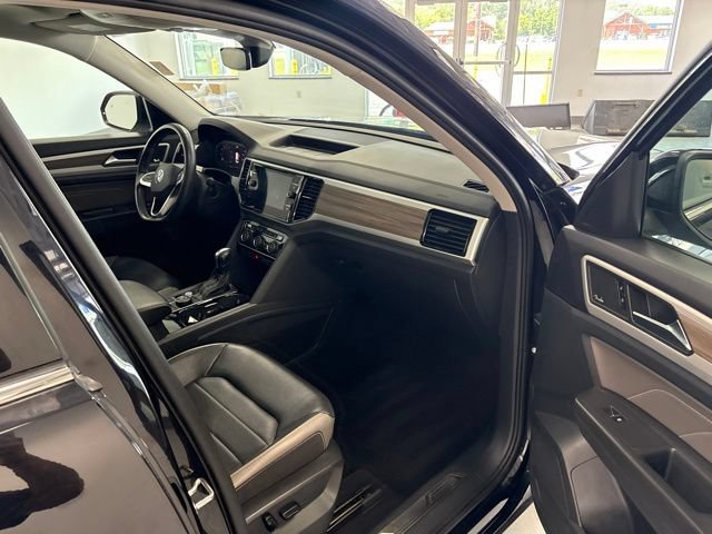 Used 2023 Volkswagen Atlas SEL AWD/4WD image 25