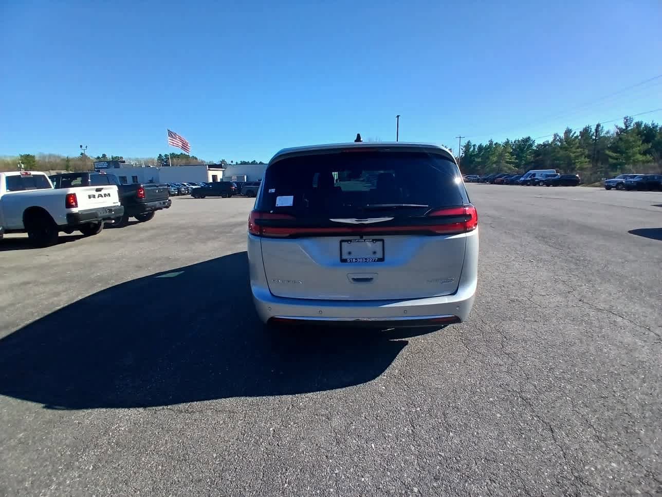 New 2026 Chrysler Pacifica Limited AWD/4WD image 5