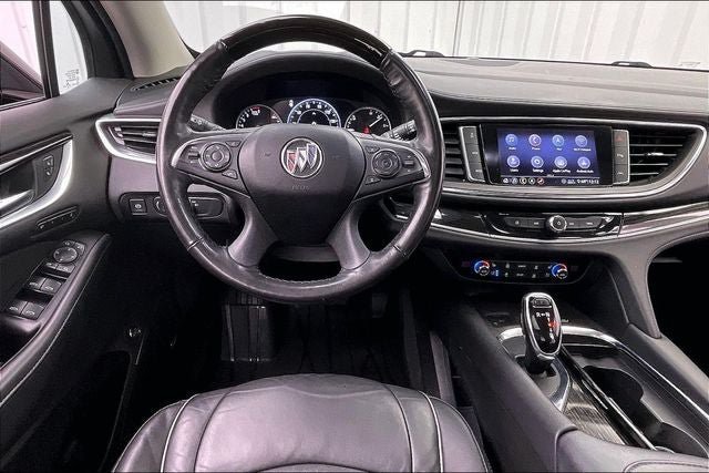 Used 2020 Buick Enclave Avenir w/ Avenir Technology Package AWD/4WD image 5