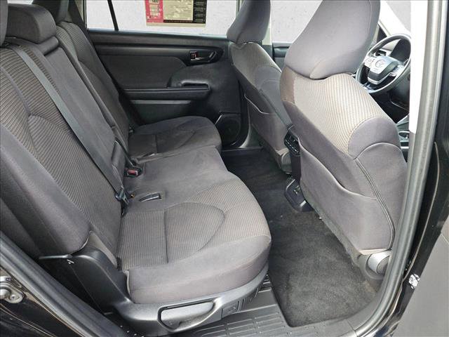 Used 2023 Toyota Highlander L image 20