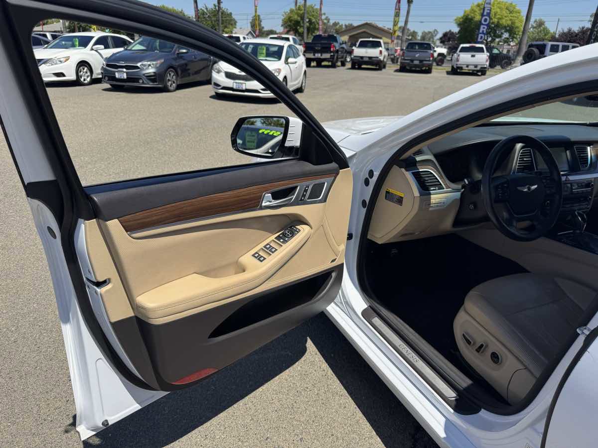 Used 2016 Hyundai Genesis 3.8 w/ Option Group 02 RWD image 23