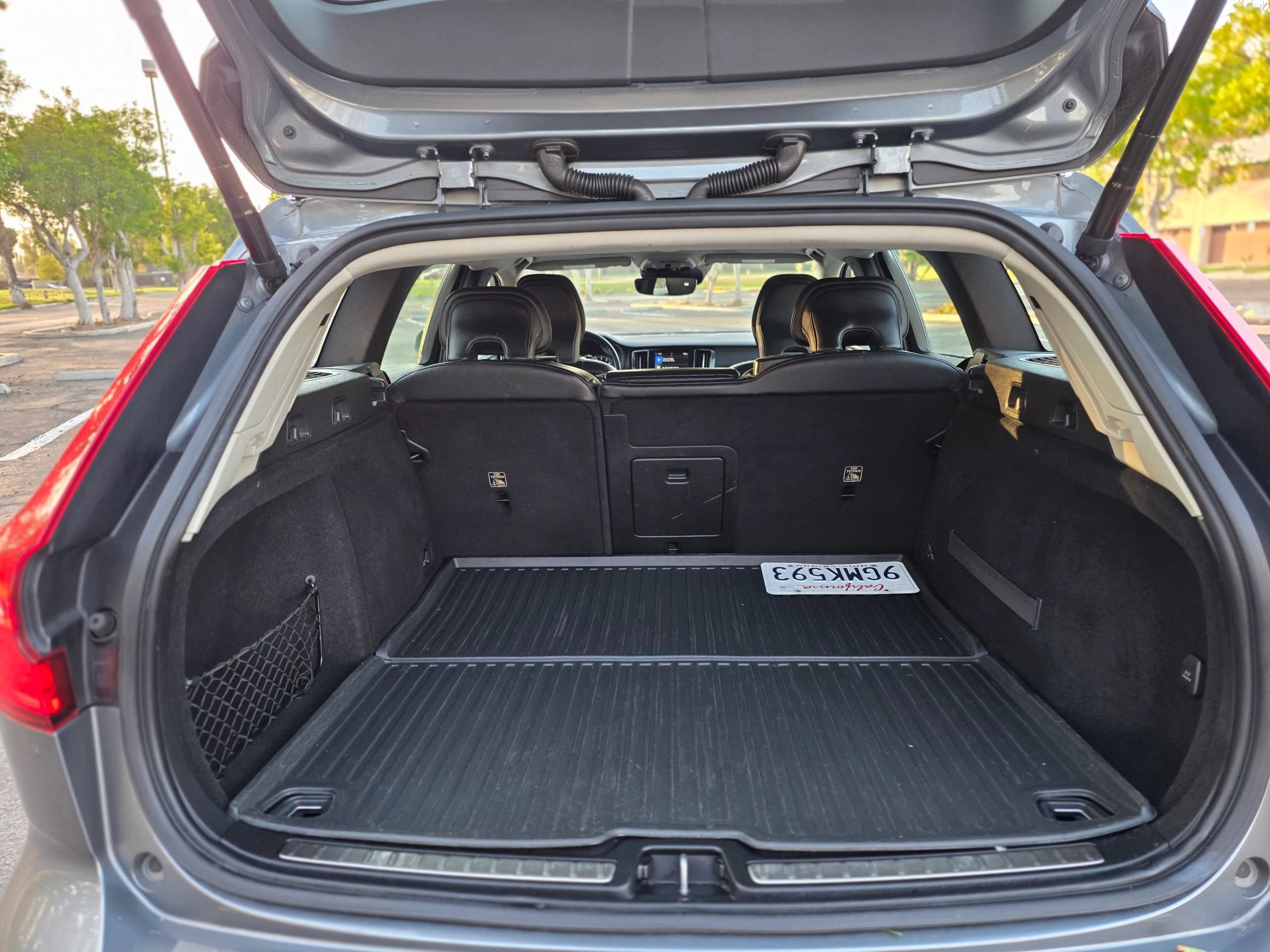 Used 2020 Volvo V60 T5 Momentum FWD image 10