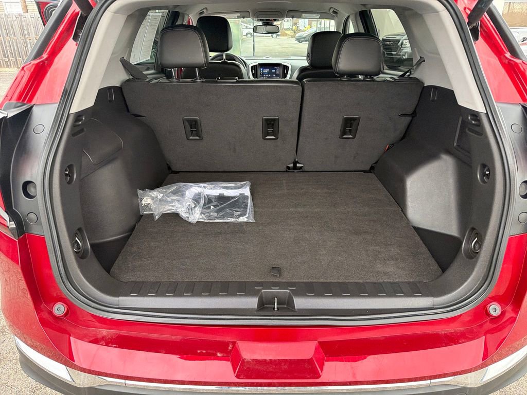 Used 2023 GMC Terrain SLT image 24