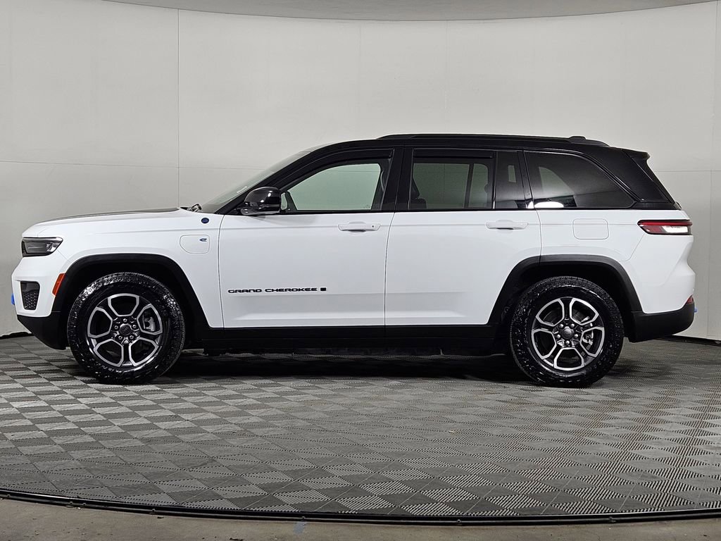 Used 2022 Jeep Grand Cherokee Trailhawk image 3