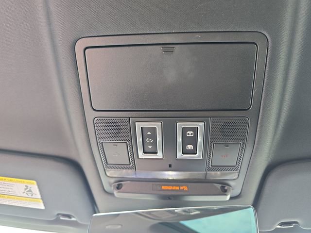 Used 2022 Land Rover Defender 90 X-Dynamic S image 22