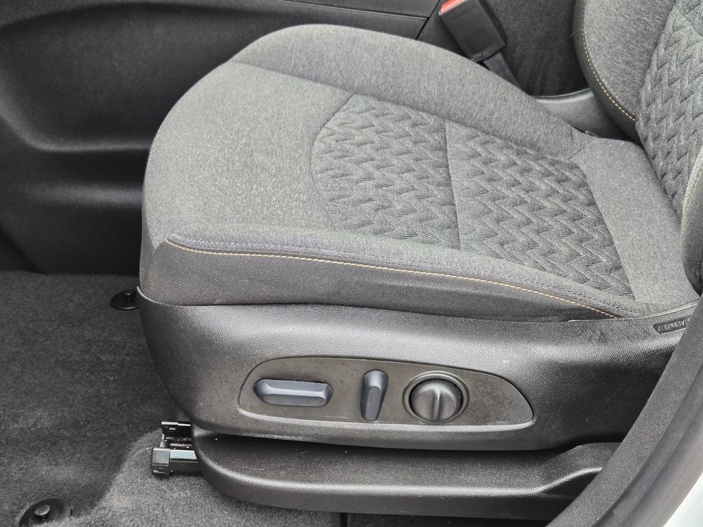 Used 2023 Chevrolet Equinox LT FWD image 26