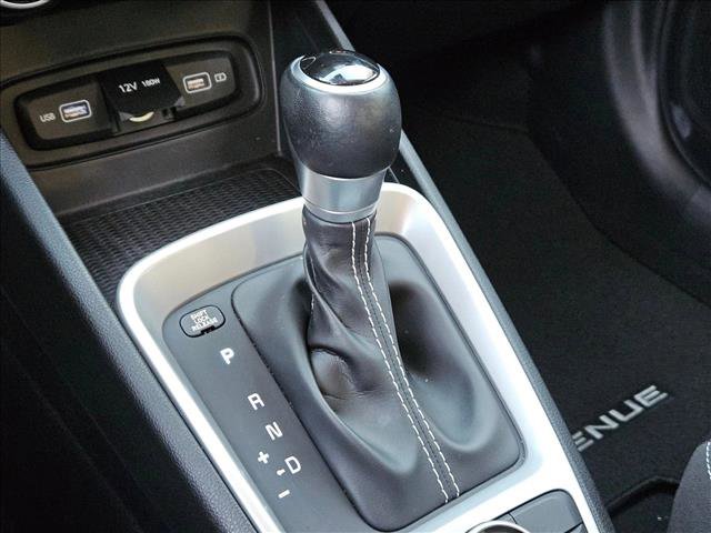 Used 2022 Hyundai Venue SEL w/ Cargo Package image 12