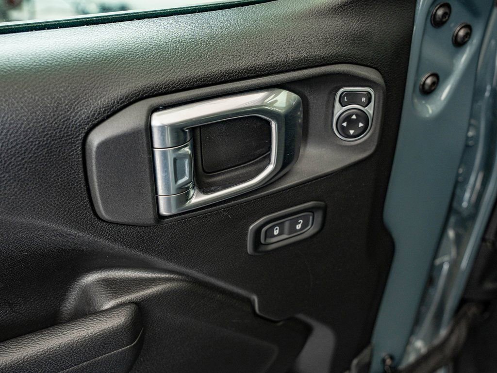 Used 2024 Jeep Wrangler Unlimited image 16