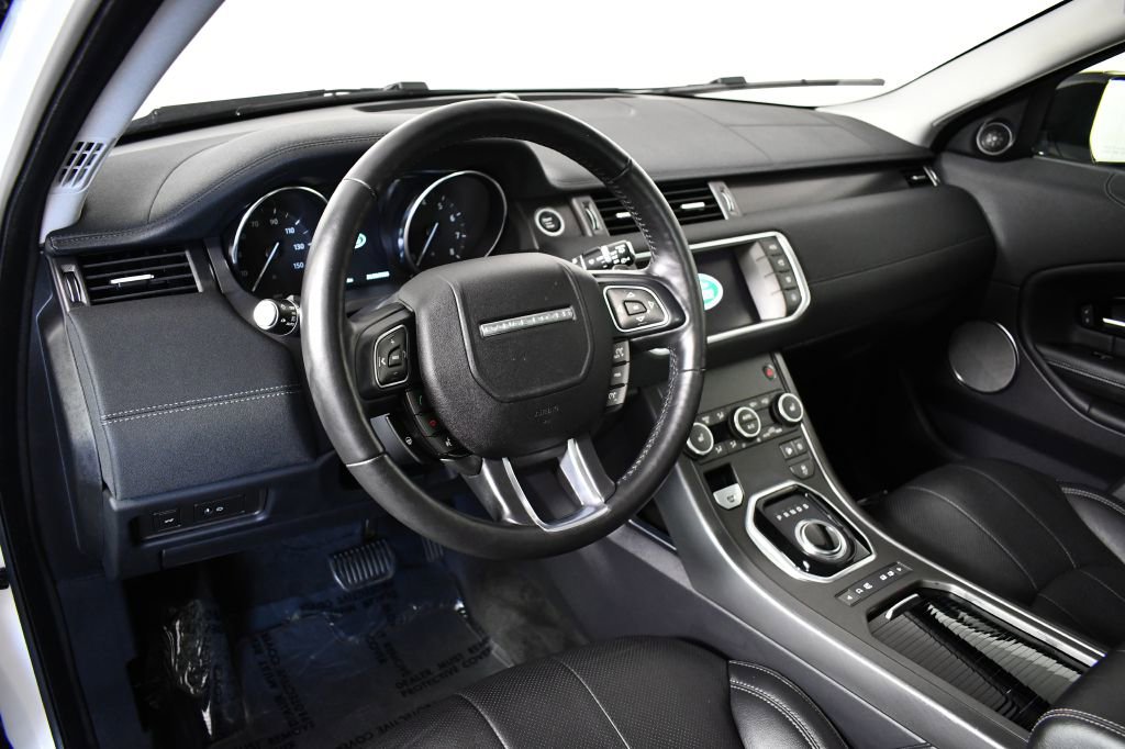 Used 2019 Land Rover Range Rover Evoque SE Premium image 20